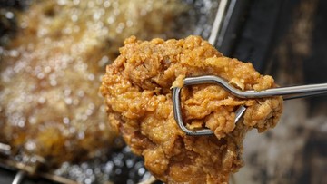 Cara Mudah Menggoreng Makanan Agar Tidak Meletup