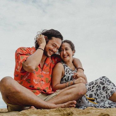 Nekat Liburan Saat Pandemi, Ini Pembelaan Dwi Sasono dan Widi Mulia