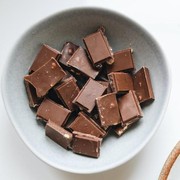 7 Alasan Ilmiah Cokelat Bikin Mood Bagus, Ternyata Itu Rahasianya!