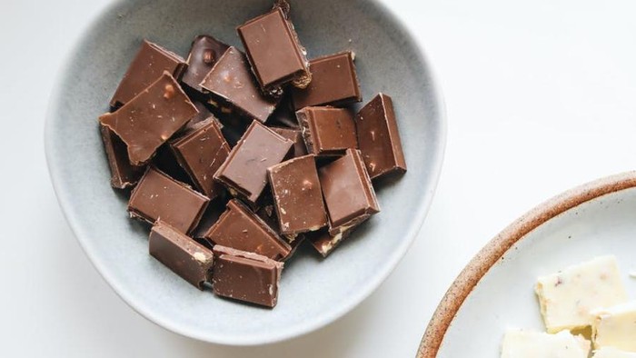 7 Alasan Ilmiah Cokelat Bikin Mood Bagus, Ternyata Itu Rahasianya!
