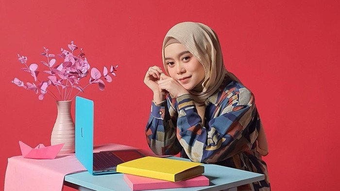 7 Gaya Hijab Cantik Lesti Kejora, untuk Daily Sampai Formal