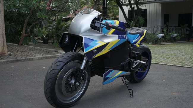 Universitas Budi Luhur memilih konsep desain sepeda motor balap listrik, lain dari kebanyakan produsen yang mengadopsi desain skutik.