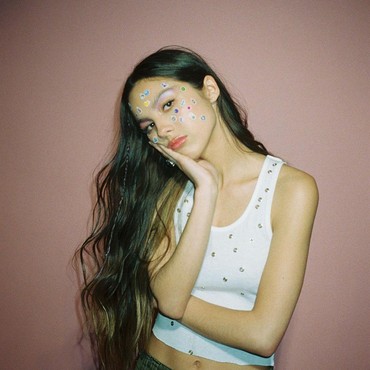 Lirik Lagu Deja Vu - Olivia Rodrigo