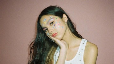 Lirik Lagu Deja Vu - Olivia Rodrigo