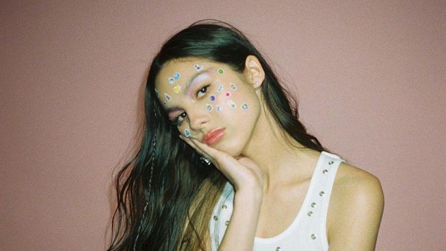 Lirik Lagu drop dead - Olivia Rodrigo
