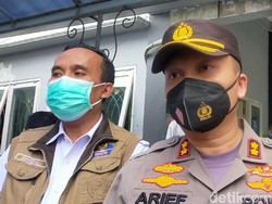 Gudang Farmasi Berisi Vaksin COVID-19 di Gresik Dijaga Ketat