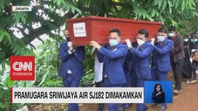 VIDEO: Jenazah Pramugara Sriwijaya Air SJ182 Dimakamkan