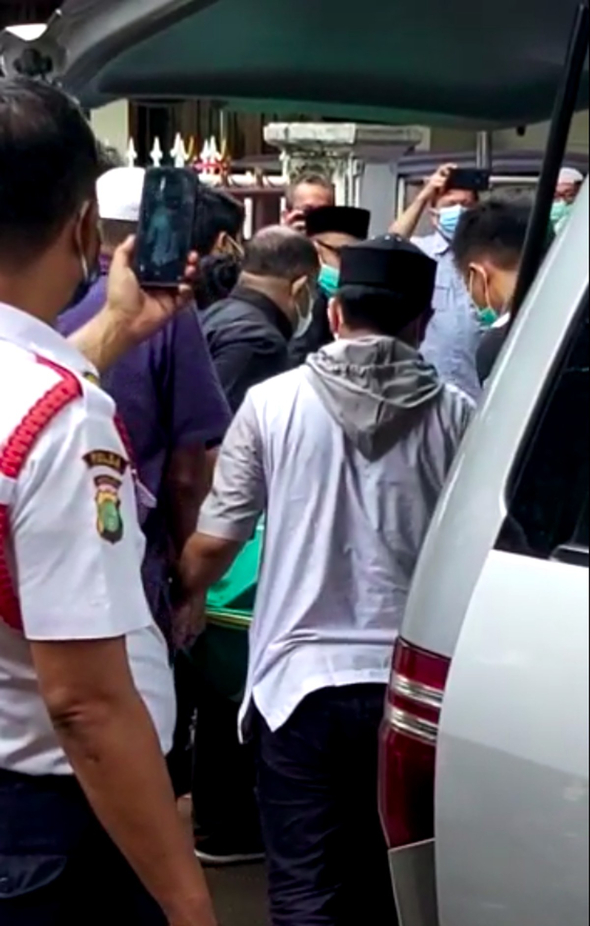 Rumah duka Syekh Ali Jaber