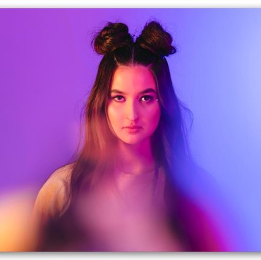 Lirik Lagu Paranoia - Stephanie Poetri