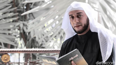 img-title Ustaz Yusuf Mansur Imbau Publik Tak ke Pemakaman Syekh Ali Jaber