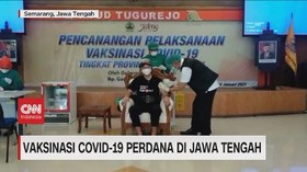 VIDEO: Ganjar jadi Orang Pertama Penerima Vaksin di Jateng