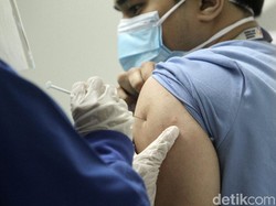 Selain Nakes, Ini Kelompok Prioritas Penerima Vaksin COVID Dosis Keempat