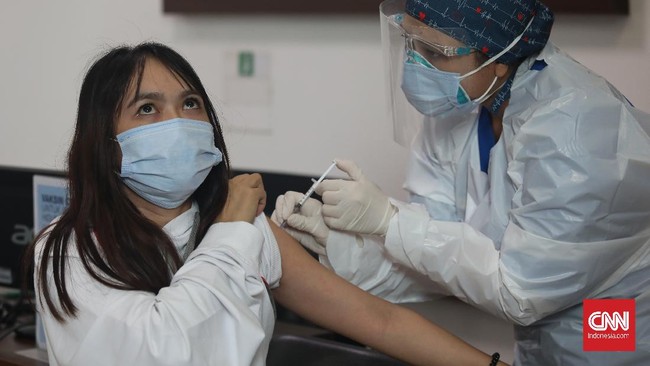 Kemenkes menyatakan belum berencana untuk melaksanakan program vaksinasi booster tambahan atau vaksin primer dosis keempat terhadap tenaga kesehatan (nakes).
