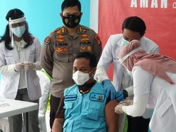 Vaksinasi di Sulsel, Gubernur Nurdin Abdullah Tak Penuhi Syarat Divaksin