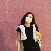 8 OOTD Pakai Masker ala Seulgi Red Velvet yang Kece Maksimal