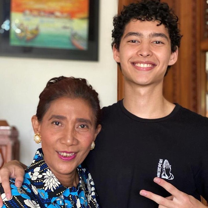 <p>1. Belakangan ini, mantan Menteri Kelautan dan Perikanan, Susi Pidjiastitu mengunggah potret Alvy Xavier, putranya yang baru pulang dari Amerika Serikat (AS), Bunda. Tak ayal, Alvy pun kini menjadi idola baru. (Foto: Instagram @alvy_xavier)</p>