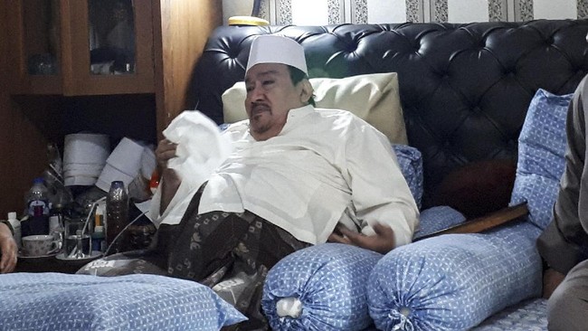 Guru Rizieq, Habib Ali bin Abdurrahman Assegaf meninggal dunia di RS Holistik Purwakarta, Jumat (15/1).