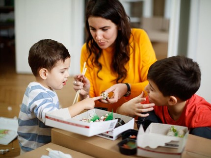 Dear Bunda, Pujian ke Kakak Bukan Berarti Membandingkan dengan Si Adik