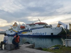 Wanita Berhijab Lompat dari Kapal Perjalanan ke Sabang, Solo Traveler