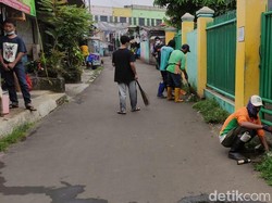 Video Pemkot Hingga Warga Bersih-bersih Sampah di Ciputat