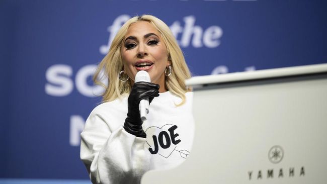 Lady Gaga amat bahagia bisa kembali bersama dengan anjing-anjingnya setelah sempat diculik pada Februari.