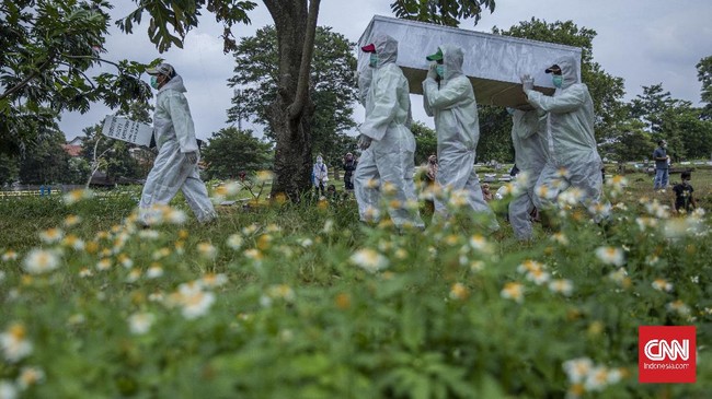 Dua jilid PPKM Jawa Bali yang diterapkan untuk mengerem laju penularan virus corona tercatat tak mampu melandaikan jumlah tambahan kasus Covid-19.