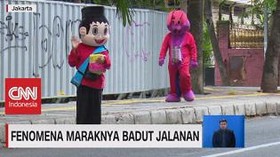 VIDEO: Fenomena Maraknya Badut Jalanan