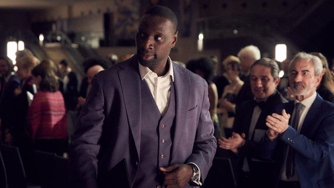 Dalam trailer itu diperlihatkan berbagai aksi karakter utama Assane Diop yang diperankan Omar Sy.