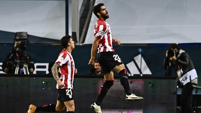 Bintang Athletic Bilbao Raul Garcia jadi biang keladi batalnya El Clasico di final Piala Super Spanyol.