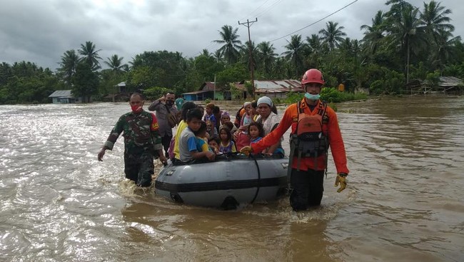 BNPB Ungkap Tren Peningkatan Bencana Banjir hingga Longsor BNPB menyebut terdapat tren peningkatan bencana secara nasional yaitu bencana hidrometeorologi, seperti banjir, tanah longsor, maupun kebakaran hutan.