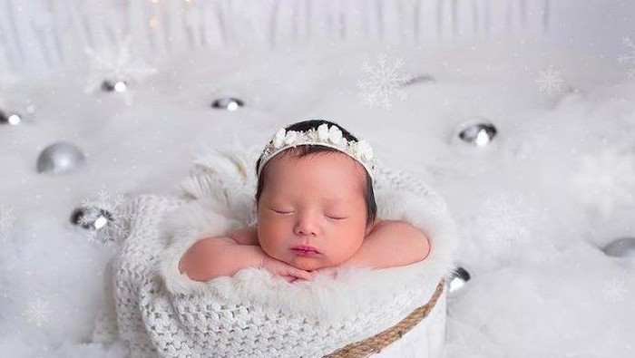 Chloe Emmanuelle Van Wattimena, Anak Asmirandah