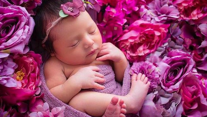 Chloe Emmanuelle Van Wattimena, Anak Asmirandah