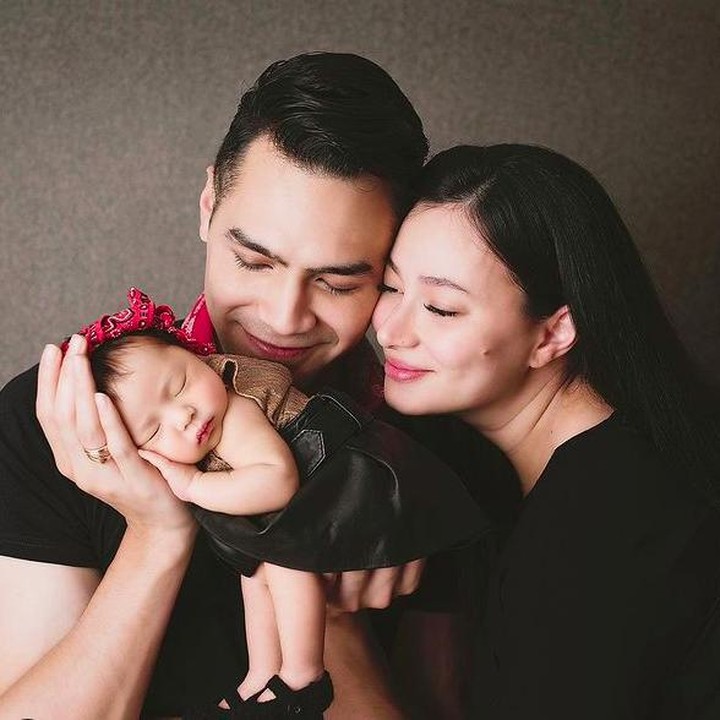 <p>Kita doakan semoga Chloe tumbuh dengan sehat bersama Bunda dan Ayahnya ya. (Foto: Instagram @asmirandah89)</p>