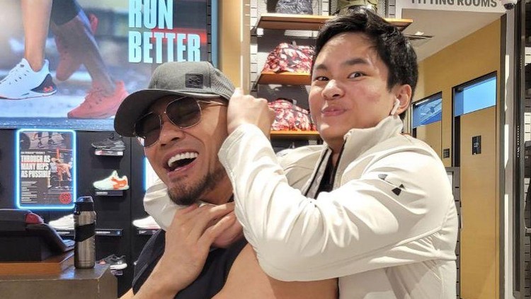 'Disiksa' Deddy Corbuzier Saat Olahraga, Azka Panggil KPAI