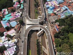 Flyover Tapal Kuda Jaksel Belum Selesai, Ini Kendalanya