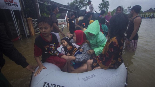 Balai Besar Teknologi Modifikasi Cuaca menyebut hujan ekstrem, dengan curah hujan 270 mm, berkontribusi pada banjir di Kalimantan Selatan.