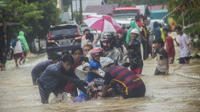 Korban banjir di tujuh wilayah Kalimantan Selatan disebut akan terus bertambah lantaran masih ada puluhan orang yang belum ditemukan.