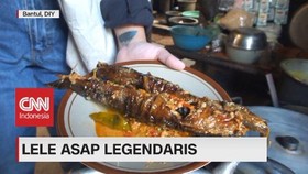 VIDEO: Mencicipi Lele Asap Legendaris