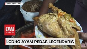 VIDEO: Mencicipi Lodho Ayam Pedas Legendaris