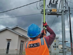 Siap-siap! PLN Padamkan Listrik Saat Banjir Rendam Rumah/Gardu