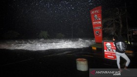 BMKG: Banjir Pesisir Manado Bukan Tsunami, Warga Jangan Panik