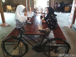 Di Kedai Favorit Pesepeda yang Asri Ini Ada Kopi Tarik Nikmat