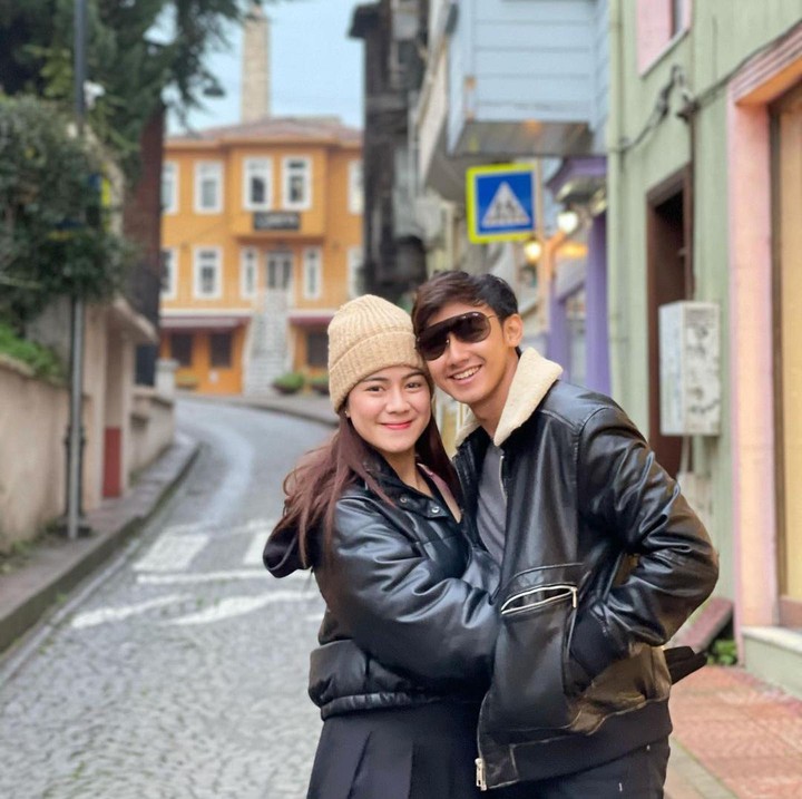 <p>Dengan senyum serta tawa semringah, semua potret yang dibagikan menggambarkan kebahagiaan Felicya Angelista dan Caesar Hito. (Foto: Instagram @hitocaesar)</p>