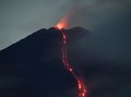 FOTO: Batuk Gunung Semeru Muntahkan Awan Panas Sejauh 4,5 Km