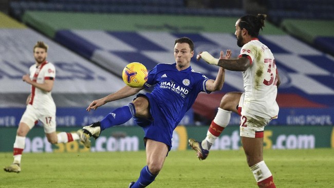 Manchester United resmi memulangkan Jonny Evans yang sempat dipinjamkan ke sejumlah klub hingga terakhir dijual ke Leicester City.