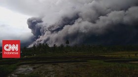 VIDEO: Abu Vulkanik Gunung Semeru Hujani Probolinggo