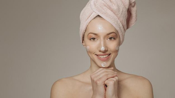 Jadi Pilihan Saat Pakai Masker, Kamu Udah Tahu Belum Fakta Tentang BB Cream?