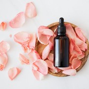 5 Serum Terbaik yang Ampuh Hilangkan Bintik Hitam di Wajah