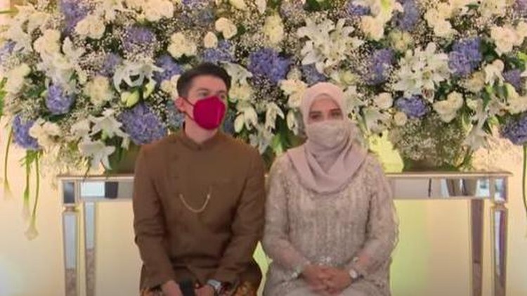 Acara 7 Bulanan Zaskia Sungkar Acara 7 Bulanan Zaskia Sungkar