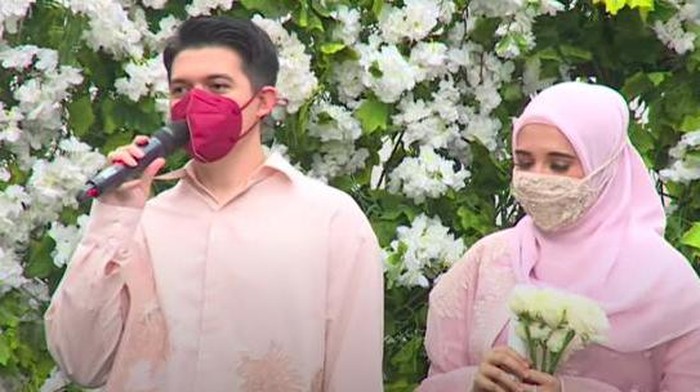 Acara 7 Bulanan Zaskia Sungkar